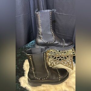 🖤New Saint + Sofia Women’s Chunky Heel Black Leather boots with Silver Studs